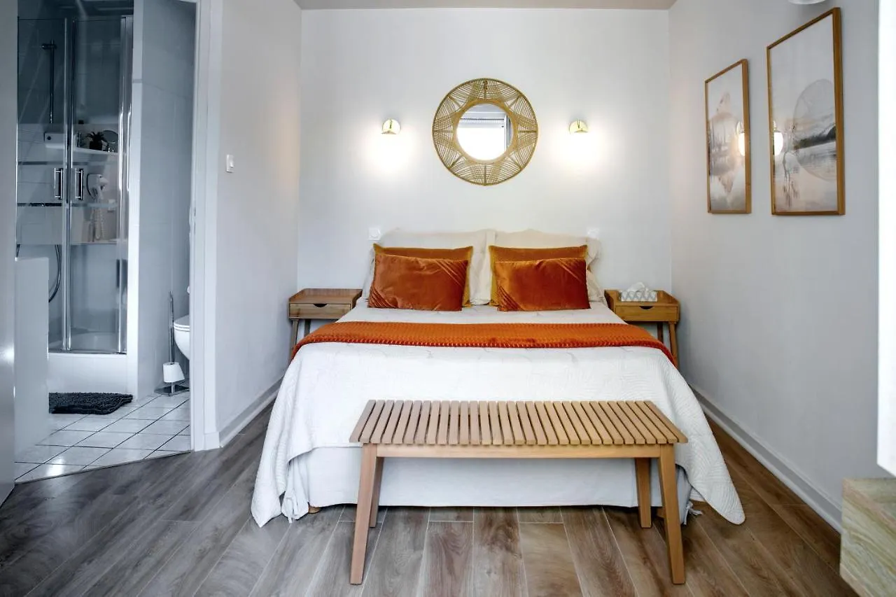 Hotel Des Dauphins Bourgoin-Jallieu 3*,  France
