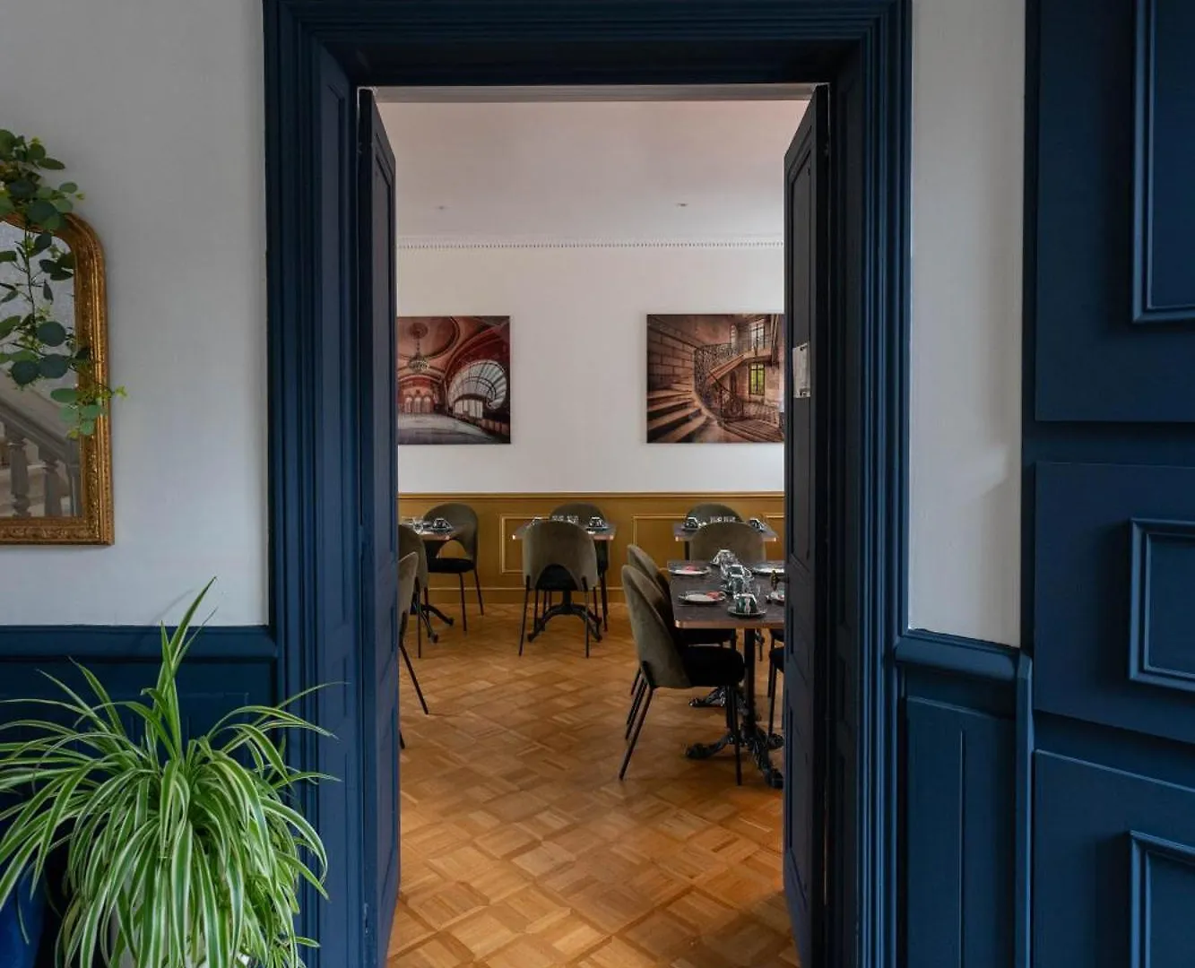 Hotel Des Dauphins Bourgoin-Jallieu