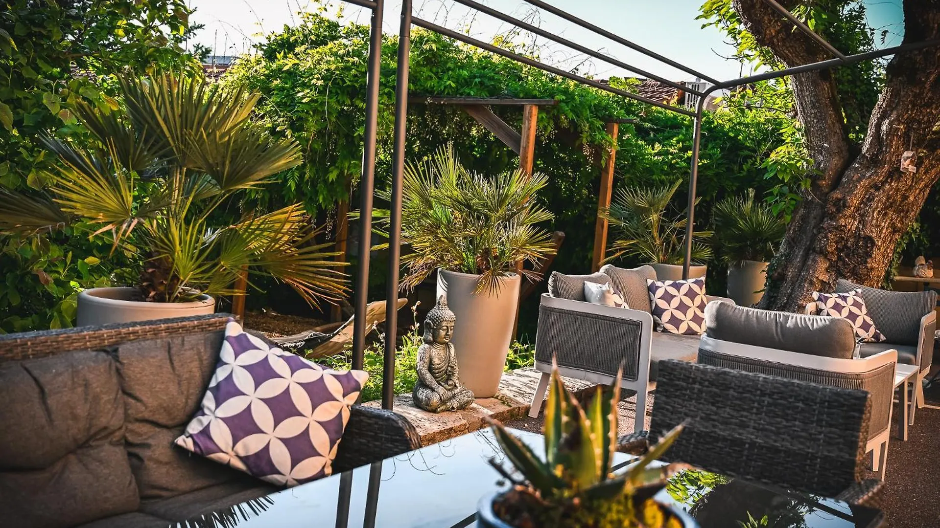 Hotel Des Dauphins Bourgoin-Jallieu